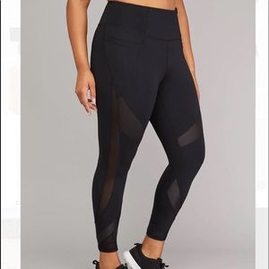 Livi Active Black Sculptlight 7/8 Legging - 14/16